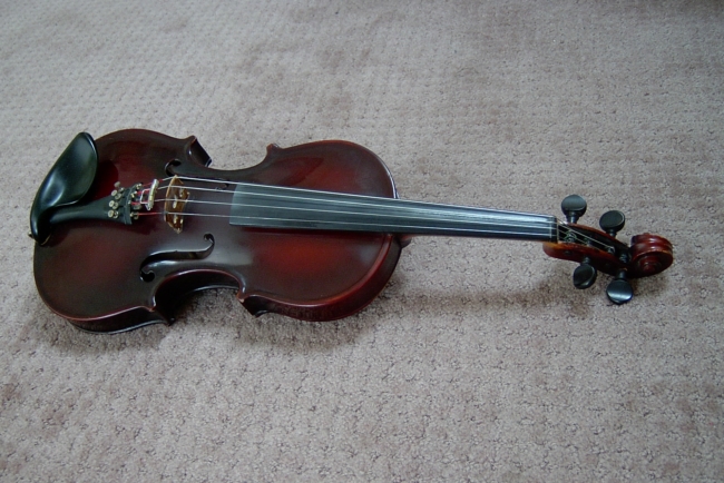 ../previews/067-George DeBeeson Violin.JPG.medium.jpeg